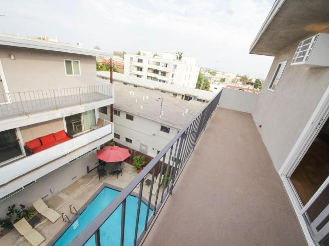 Apartment for rent in Canoga Park, California