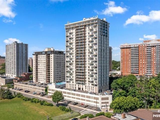 Condo for sale in Hackensack, New Jersey