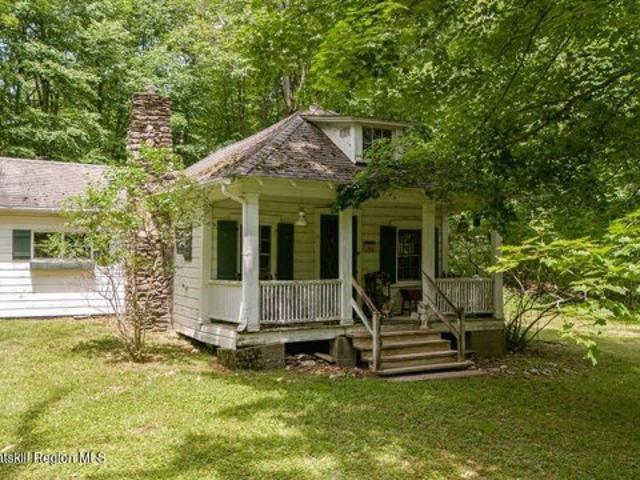 House for sale in Hillsdale, New York