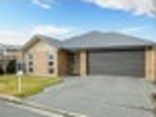 House for sale in Chaslands, Canterbury