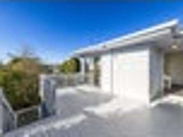 House for sale in Oratia, Oroua County