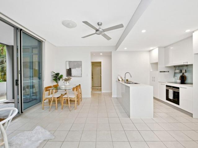 Apartment for sale in Lower North Shore, Sydney