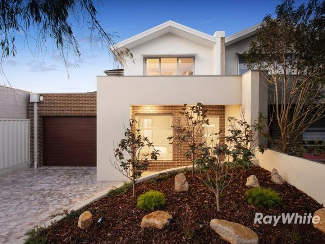Townhouse for sale in Camerons Creek, Victoria