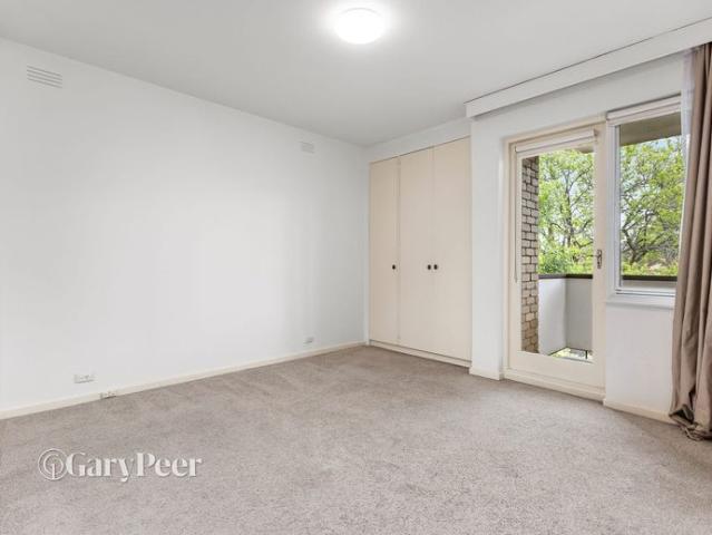 Apartment for rent in St Kilda East, Melbourne
