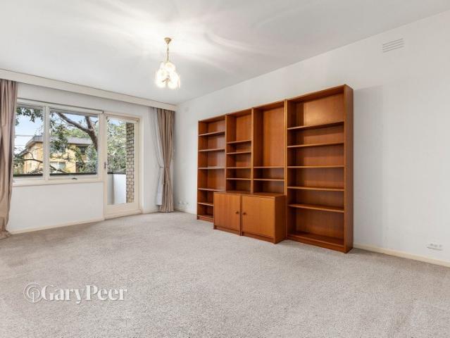 Apartment for rent in St Kilda East, Melbourne