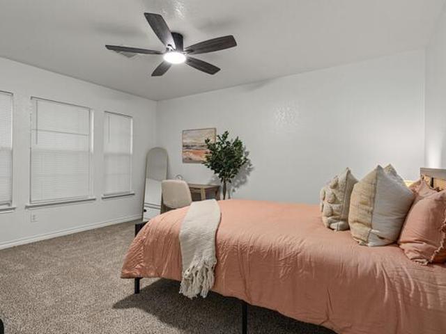 Room for rent in Live Oak, Texas