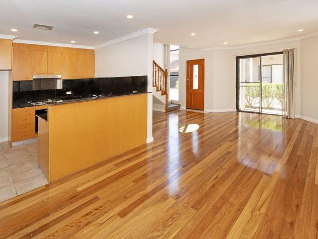 Townhouse for rent in Sydney, New South Wales