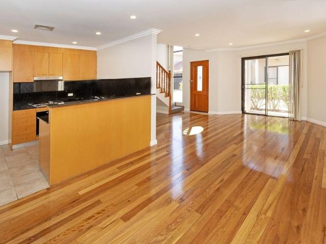 Townhouse for rent in Sydney, New South Wales