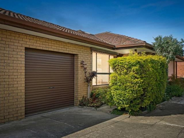 Villa for sale in Camerons Creek, Victoria