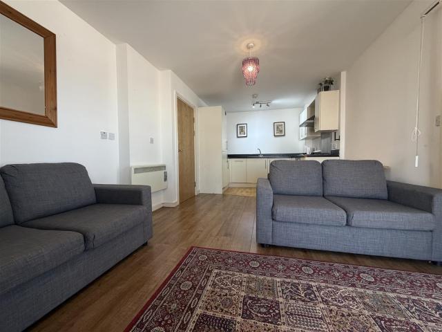 Apartment for rent in Leckwith, Cardiff