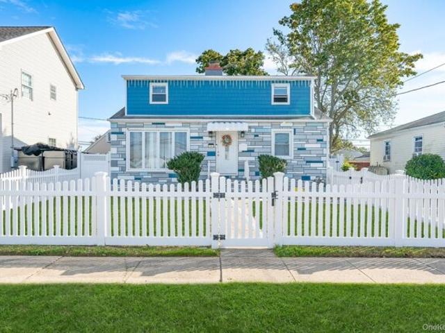 House for sale in Freeport, New York