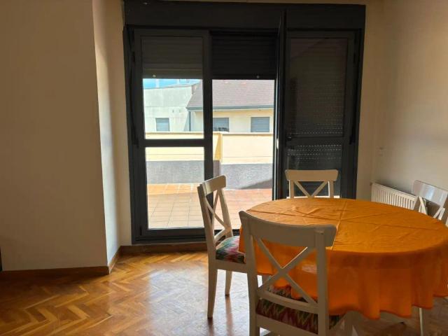 Apartamento en alquiler en Montenuño, Oviedo