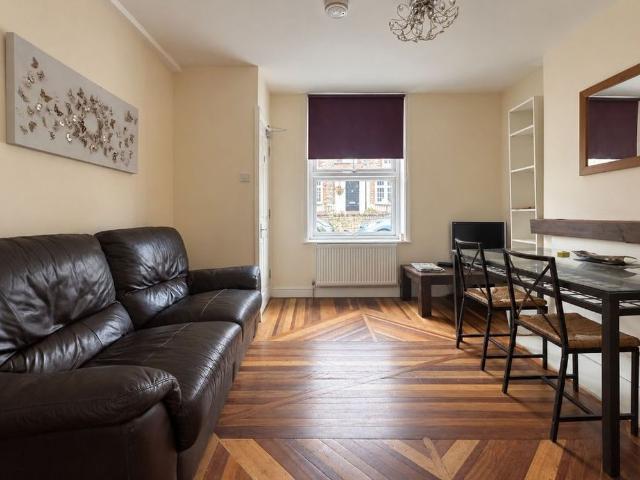 House for rent in Chichester, Littlecote