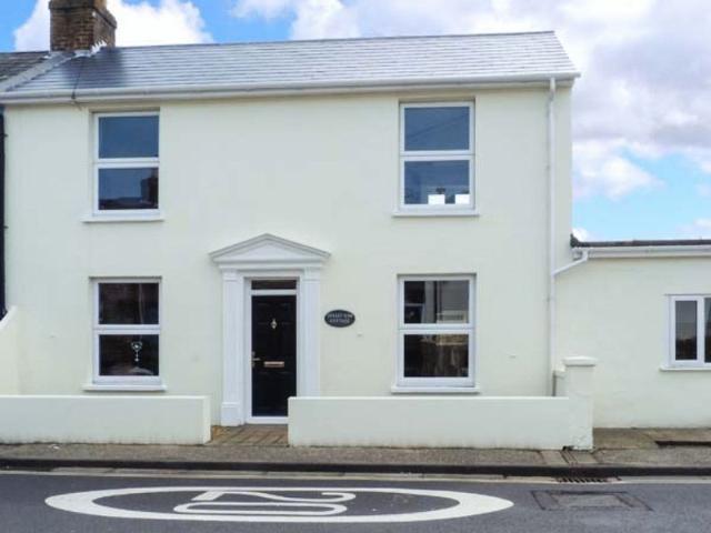 Room for rent in Chichester, Littlecote