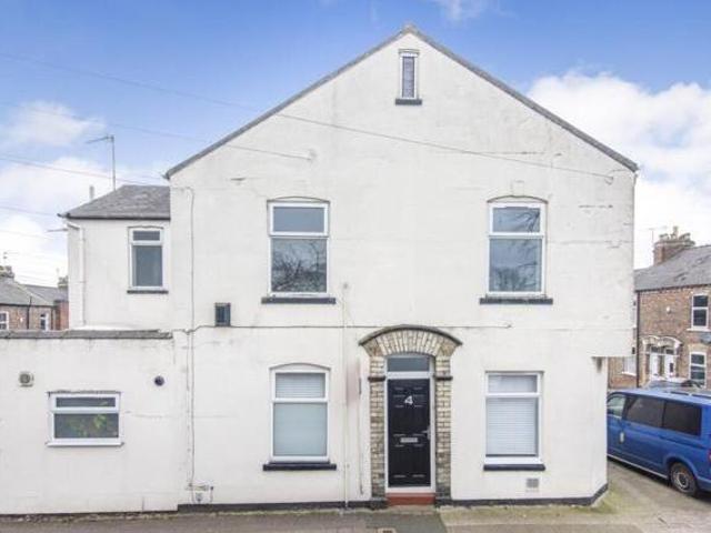 House for sale in High Field, York