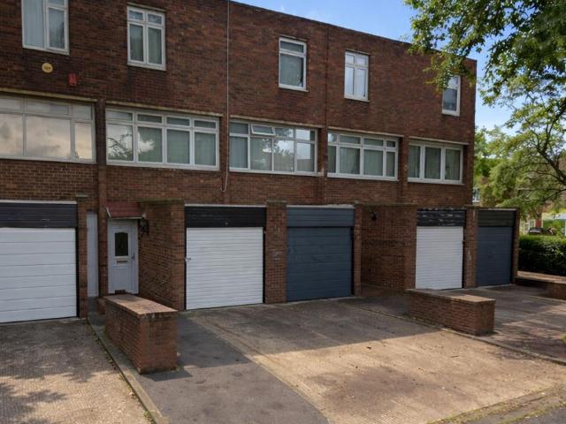 Apartment for rent in Thamesmead, Greater London