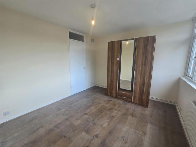 Apartment for rent in Thamesmead, Greater London
