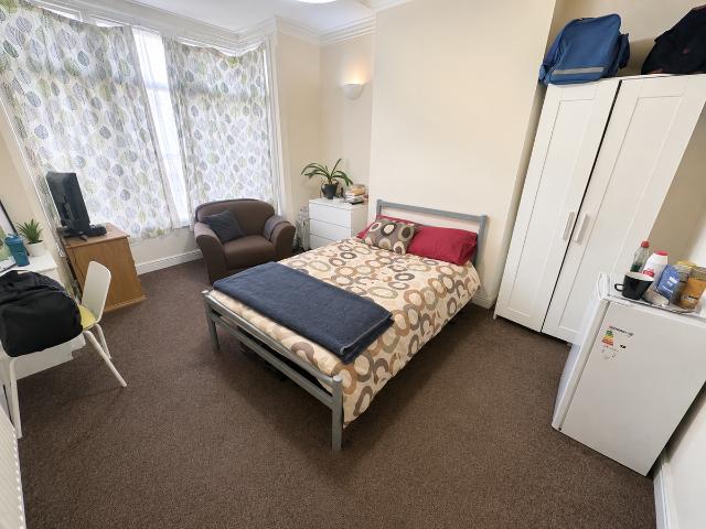 Room for rent in Goldthorn Hill, West Midlands