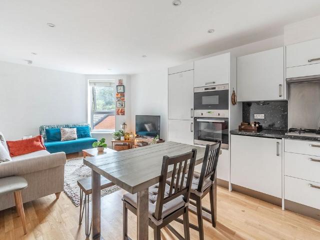 Apartment for rent in Watford Heath, North Watford