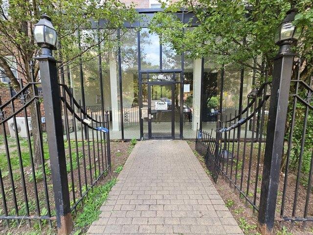 Condo for sale in Hartford