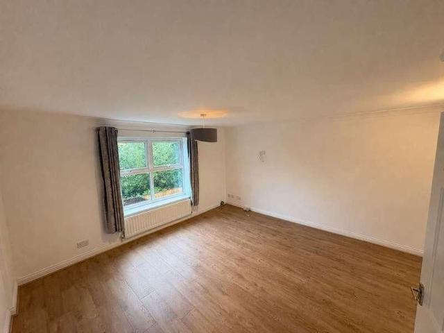 Townhouse for rent in Hazel Grove, Greater Manchester