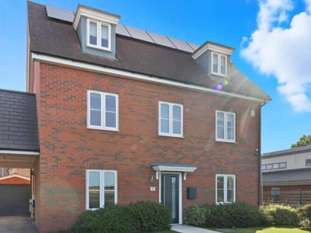 House for sale in Chipping Hill, Essex