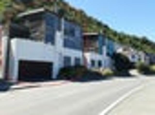 House for rent in Ōwhiro Bay, Wellington