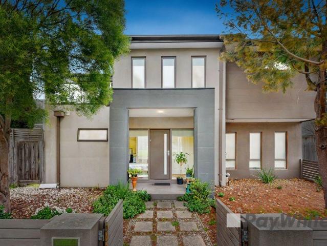 Townhouse for sale in Camerons Creek, Victoria