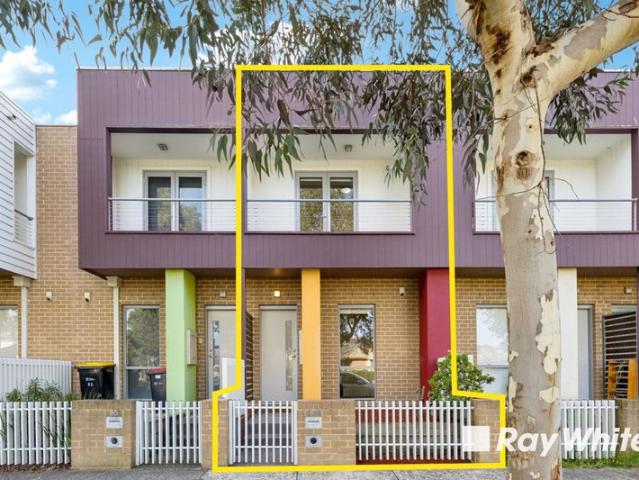 Townhouse for sale in Camerons Creek, Victoria