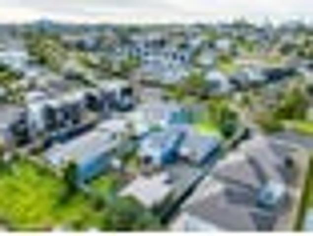 House for sale in Point England, Oroua County