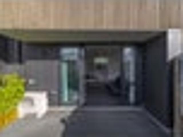 Townhouse for sale in Chaslands, Canterbury