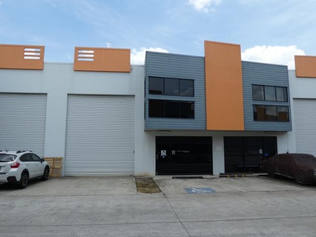 Warehouse for rent in Toombul, Queensland