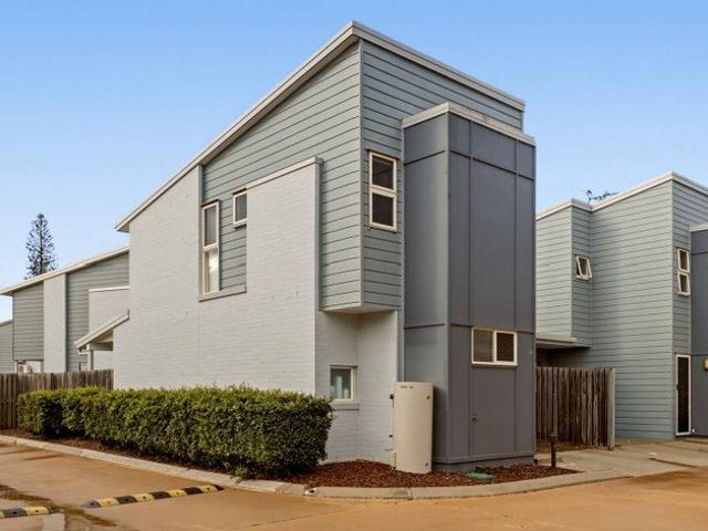 Townhouse for sale in Toombul, Queensland