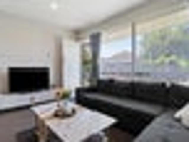 Apartment for sale in Royal Oak