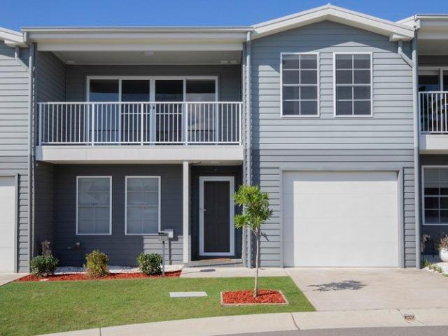 Townhouse for sale in Ambergate, New South Wales