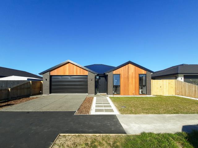 House for rent in Chaslands, Canterbury