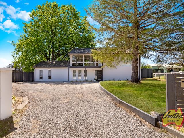 Cottage for sale in Sydney, New South Wales