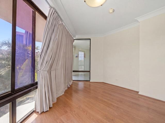 Apartment for sale in Surfers Paradise, Gold Coast City