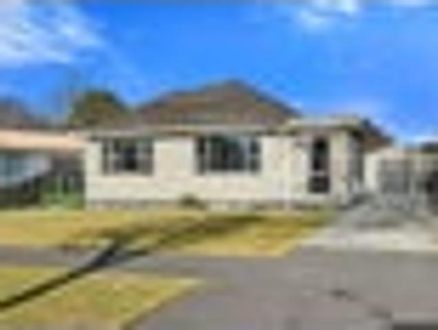 House for sale in Chaslands, Canterbury