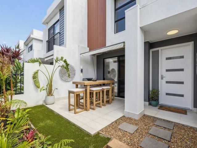 Townhouse for sale in Cova Residences, Gold Coast City
