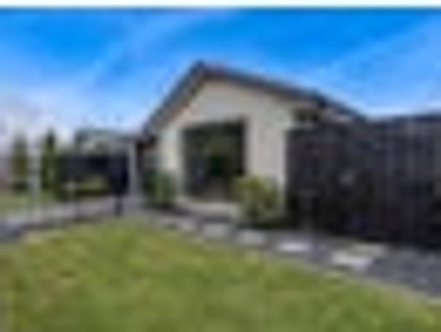 House for sale in Chaslands, Canterbury