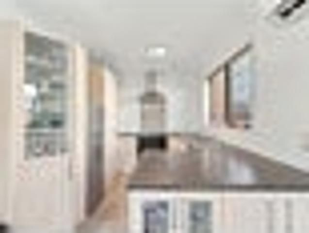 House for sale in Chaslands, Canterbury