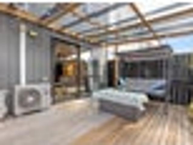 Townhouse for sale in Kelston