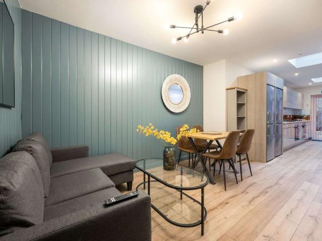 Room for rent in Risinghurst and Sandhills, The Slade