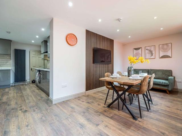 Room for rent in Lye Valley, The Slade