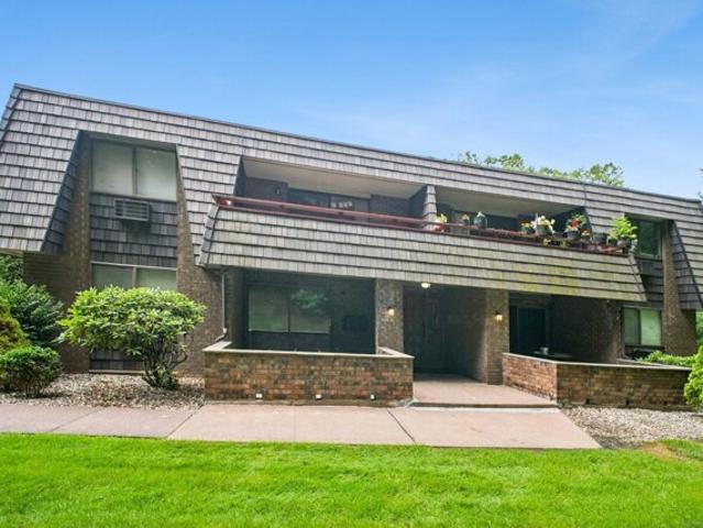 Condo for sale in Glastonbury