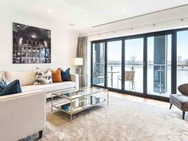 Townhouse for rent in Fulham, Cat Hill