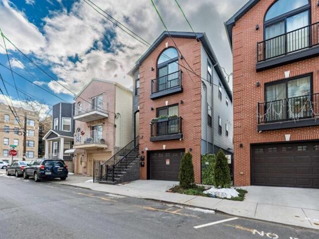 Condo for sale in Hudson, New Jersey