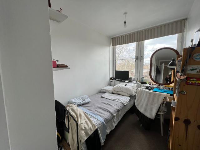Room for rent in North Kensington, Greater London
