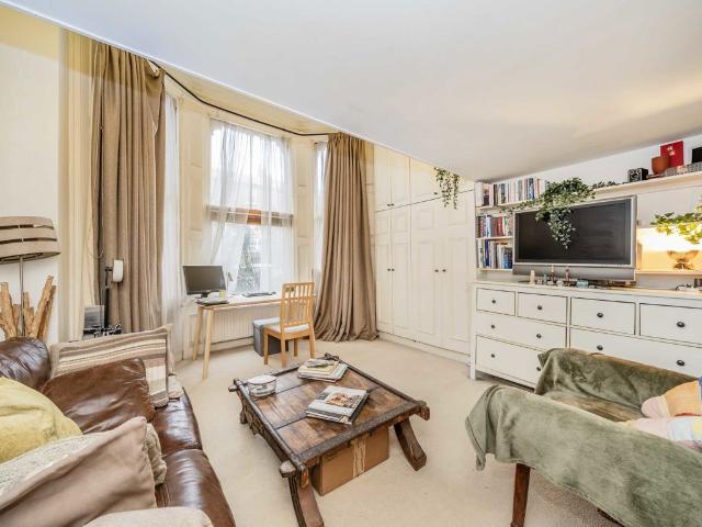 Studio for rent in North Kensington, Isle Of Man